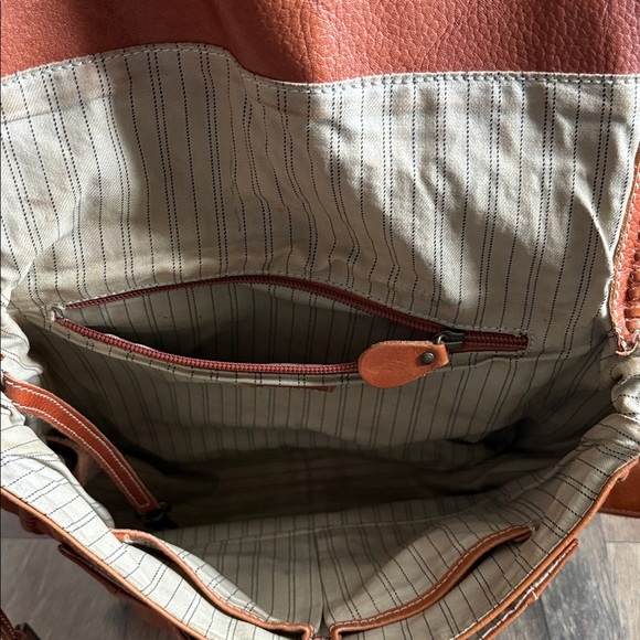 FRYE Cognac Leather Crossbody Saddle Bag Braided Boho Chic Western Inspired - Picture 8 of 16